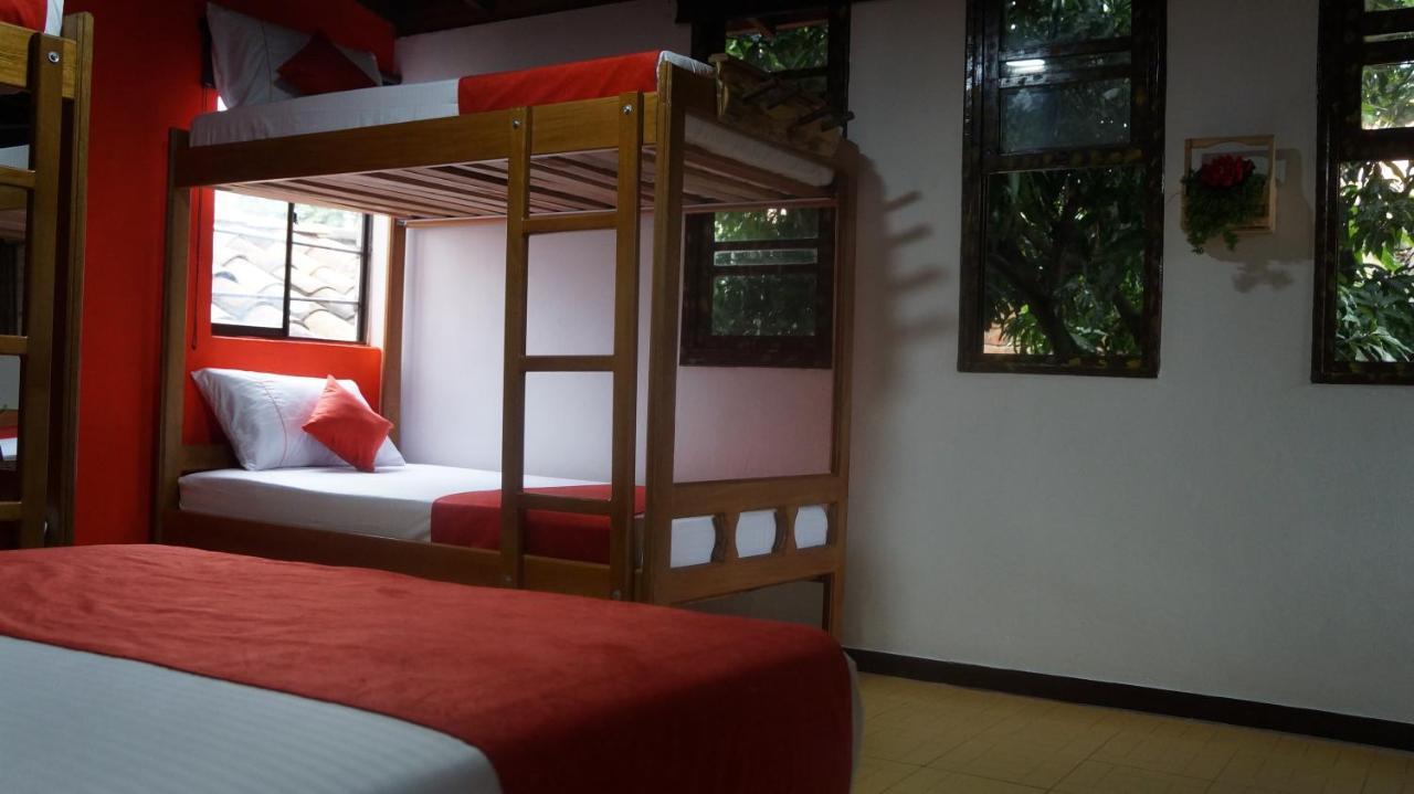 El Jardin De La 10 Hotel Medellin Exterior photo