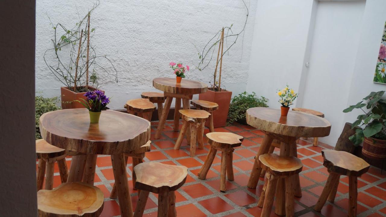 El Jardin De La 10 Hotel Medellin Exterior photo