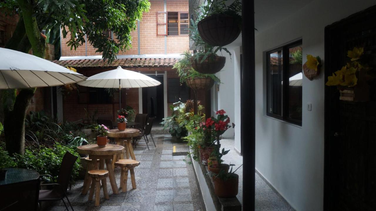 El Jardin De La 10 Hotel Medellin Exterior photo