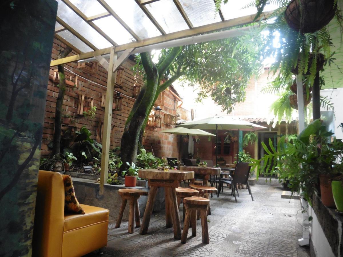 El Jardin De La 10 Hotel Medellin Exterior photo