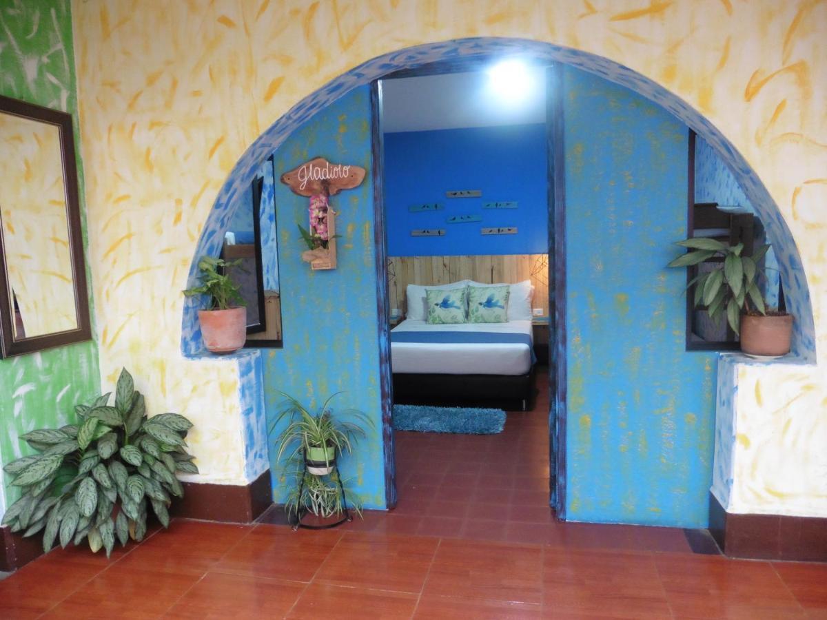 El Jardin De La 10 Hotel Medellin Exterior photo